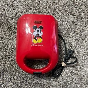 Disney Mickey Mouse Mini waffle maker Red/Black‎ like new clean condition